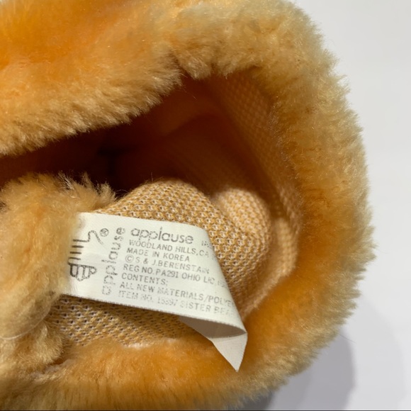 Berenstain Bears Sister Hand Puppet - Picture 5 of 5